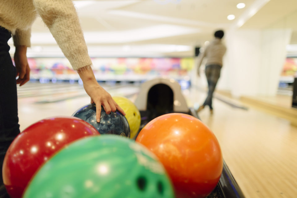 people bowling