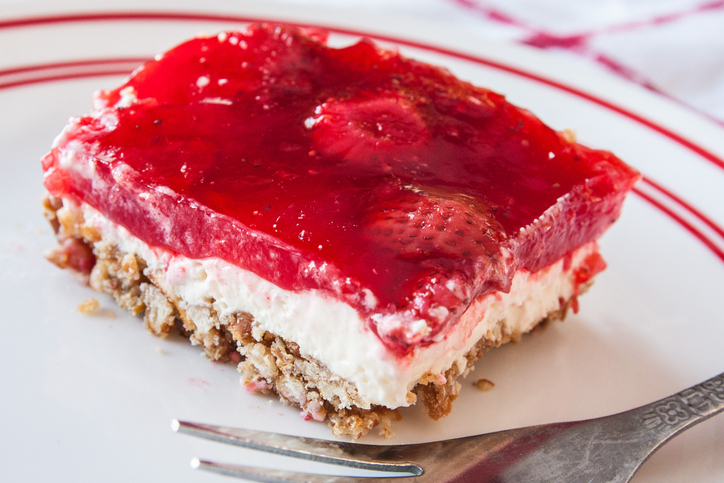 This Summer Make This Strawberry Pretzel Salad 